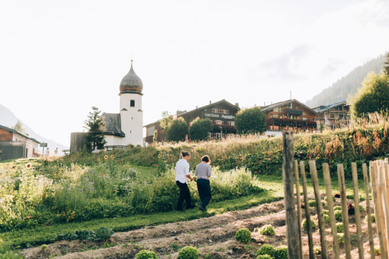 Lech-Zürs-Tourismus_Garten-Rote-Wand_Dominic_Kummer_2022-5949